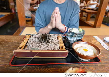 吃蕎麥麵的男人 117781250