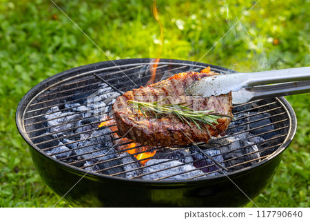 grilled beef steak 117790640