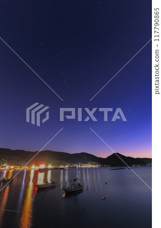 瀨戶內的冬季星空:北斗七星在黎明的天空中升起 瀨戶內的冬季星空:北斗七星在黎明的天空中升起 117790865