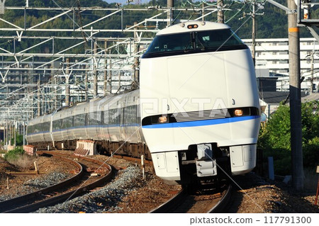 [JR西日本] 683系列「雷鳥」（JR京都線：島本～山崎） 117791300