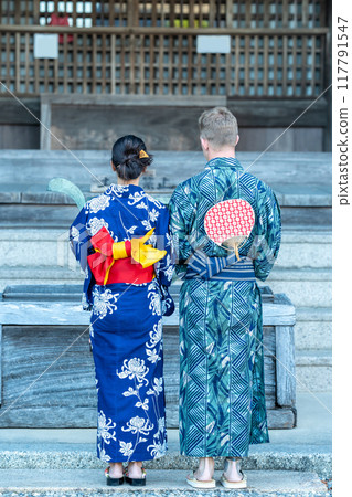 A foreign couple in yukata strolling in front of Jizo-in Temple in Sekijuku, Kameyama City, Mie Prefecture A foreign couple in yukata strolling in front of Jizo-in Temple in Sekijuku, Kameyama City, Mie Prefecture 117791547