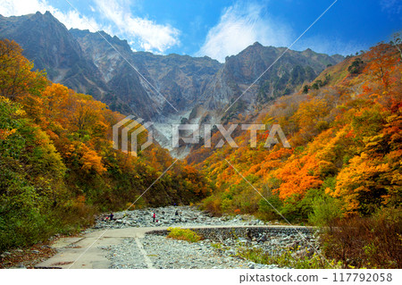 秋天的Ichino Kurasawa 秋天的Ichino Kurasawa 117792058