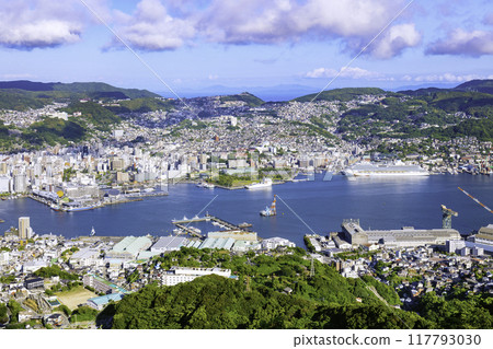 從稻佐山看長崎的都會風景(長崎縣長崎市) 從稻佐山看長崎的都會風景(長崎縣長崎市) 117793030