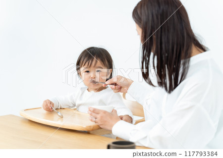 Childcare Meals Parents and children 117793384
