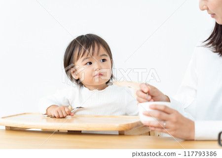 Childcare Meals Parents and children 117793386