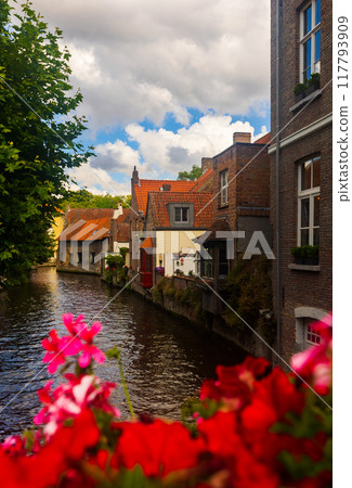 Peaceful photo of canal of Bruges, Belgium 117793909
