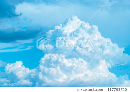 夏日藍天升起的雷雲a-3-3淺色 117795720