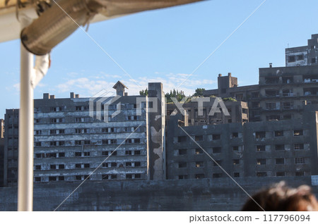 Tour of Gunkanjima from a boat 117796094