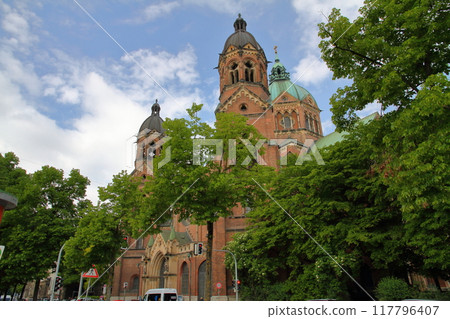 St. Luke's Church on the Isar River in Munich, the capital of Bavaria, Federal Republic of Germany, Europe 117796407
