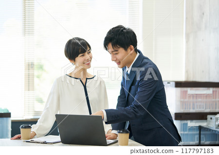 Men and women meeting Men and women meeting 117797183