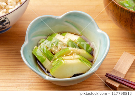 Melon with noodle soup 117798813