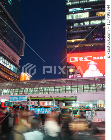繁華的澀谷城市夜景(2023 年 12 月) 繁華的澀谷城市夜景(2023 年 12 月) 117798844