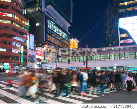 繁華的澀谷城市夜景(2023 年 12 月) 繁華的澀谷城市夜景(2023 年 12 月) 117798845