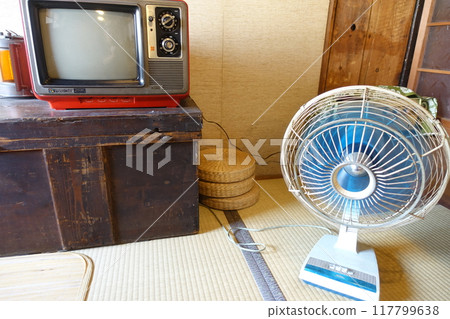 A nostalgic scene with Showa retro appliances 117799638