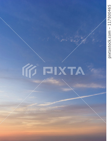 美麗的夕陽天空 117800465