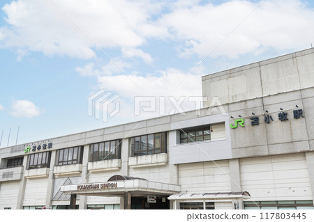 Tomakomai City, Hokkaido, JR Tomakomai Station on a sunny day 117803445