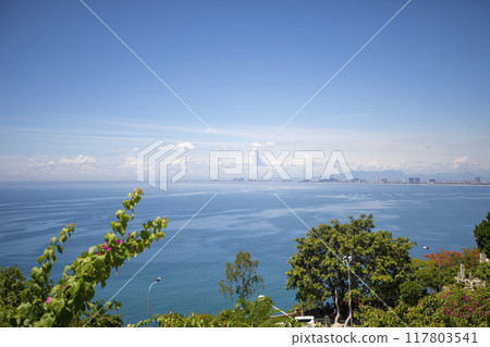 This is a beautiful view of My Khe Beach, a famous tourist attraction in Danang, Vietnam. This is a beautiful view of My Khe Beach, a famous tourist attraction in Danang, Vietnam. 117803541
