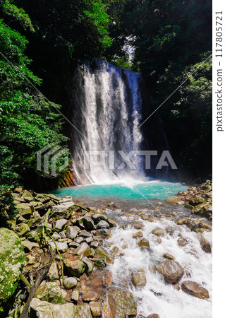 Maruo Falls, where hot spring water flows (Kirishima City, Kagoshima Prefecture) Maruo Falls, where hot spring water flows (Kirishima City, Kagoshima Prefecture) 117805721