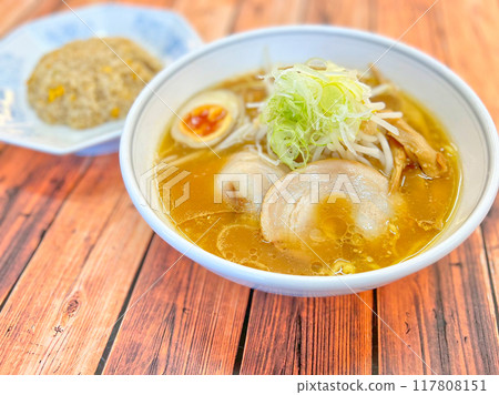 Ramen and fried rice 117808151