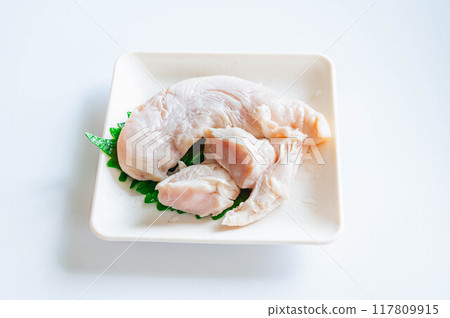 Blanched chicken 117809915