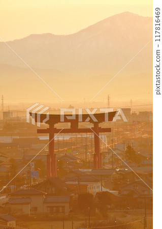 早晨的大鳥居彌彥(新潟縣) 早晨的大鳥居彌彥(新潟縣) 117816469