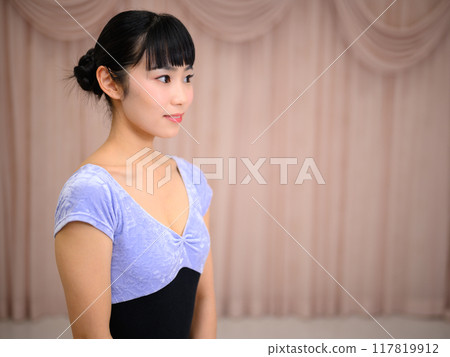 Ballerina looking somewhere 117819912