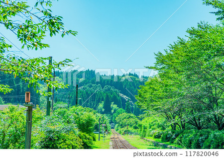 The tracks leading to my hometown 117820046
