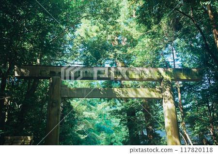 伊勢神宮的外殿 117820118