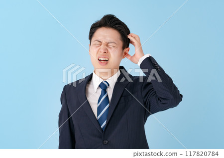 商人抱著他的頭 117820784