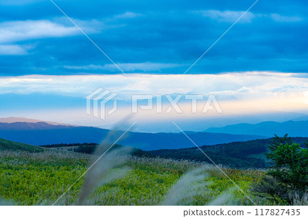 [Angel's Ladder] Angel's Ladder as seen from Kirigamine Plateau [Nagano Prefecture] 117827435
