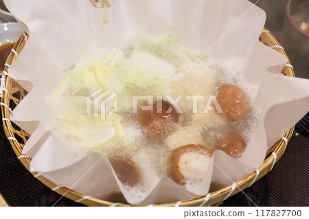 Fugu Chiri (hot pot with tiger pufferfish) A high-class pufferfish restaurant. You can taste large tiger pufferfish. April 2024 117827700