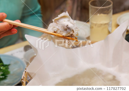 Fugu Chiri (hot pot with tiger pufferfish) A high-class pufferfish restaurant. You can taste large tiger pufferfish. April 2024 117827702