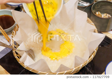 河豚火鍋 最後加一顆蛋煮成粥。高級河豚餐廳。 品嚐大虎河豚。 117827709