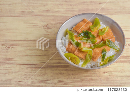 標準碗蓋飯：狐丼 117828380