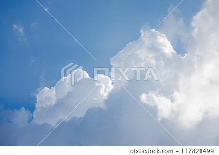 煮沸在藍天的白色雲彩 117828499