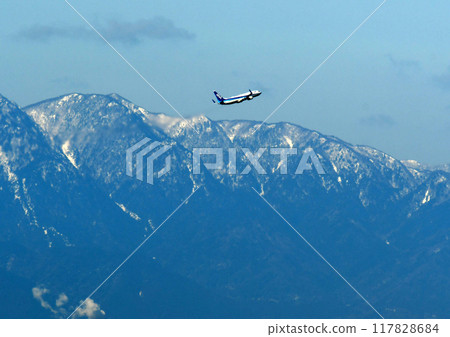 飛機飛越雪山 飛機飛越雪山 117828684