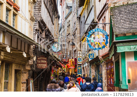 France Mont Saint Michel approach 117829813