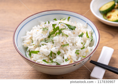 Mixed rice with shiso and whitebait Mixed rice with shiso and whitebait 117830907