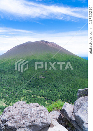 [Mountain material] Mt. Asama seen from Tommy's Head in summer [Nagano Prefecture] 117832164