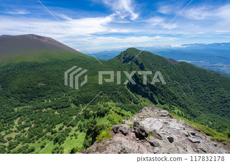 [山素材] 夏天從富美頭上看到的淺間山[長野縣] 117832178