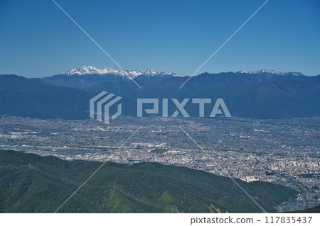 從美原的櫻花眺望乘鞍山 117835437