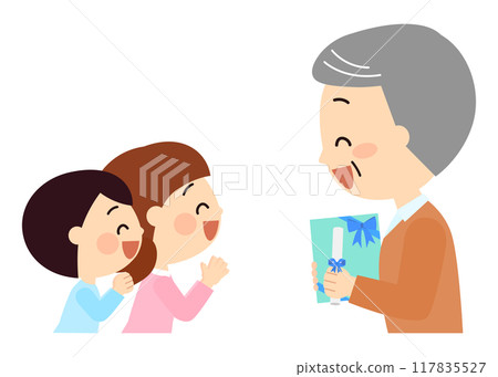 一位老人家很高興收到孩子們的禮物 117835527