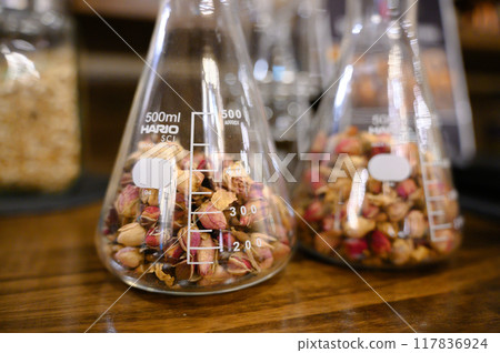 Dried flowers in a glass jar 117836924