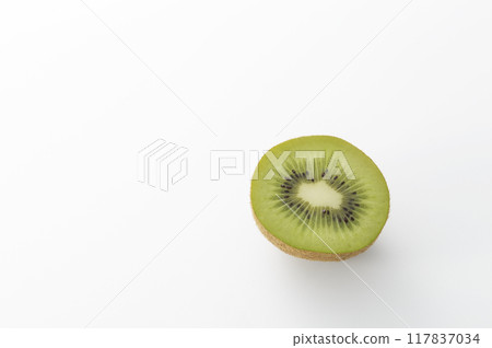 Fresh kiwi fruit 117837034