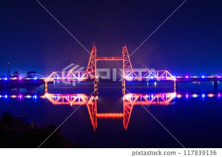 Illuminated lift bridge scenery: Chikugo River Lift Bridge, Morotomi, Saga City "The border between Saga and Fukuoka prefectures" Illuminated lift bridge scenery: Chikugo River Lift Bridge, Morotomi, Saga City "The border between Saga and Fukuoka prefectures" 117839136