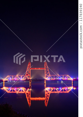 Illuminated lift bridge scenery: Chikugo River Lift Bridge, Morotomi, Saga City "The border between Saga and Fukuoka prefectures" 117839140