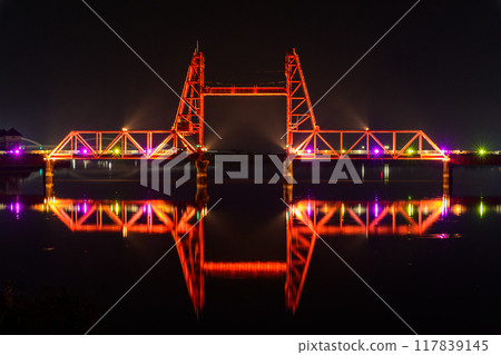 Illuminated lift bridge scenery: Chikugo River Lift Bridge, Morotomi, Saga City "The border between Saga and Fukuoka prefectures" 117839145
