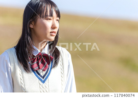 沉思的高中女生 沉思的高中女生 117840074