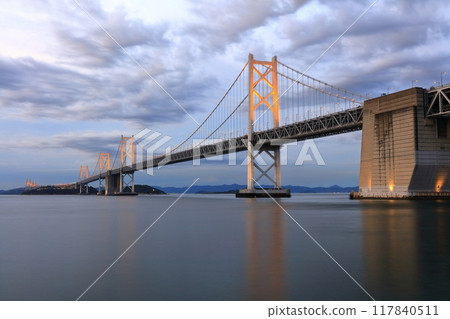 [香川縣]從瀨戶大橋紀念公園看到的“瀨戶大橋”夜景（點亮） 117840511