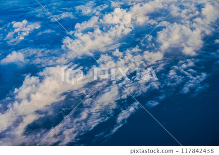 我們上面的雲 117842438